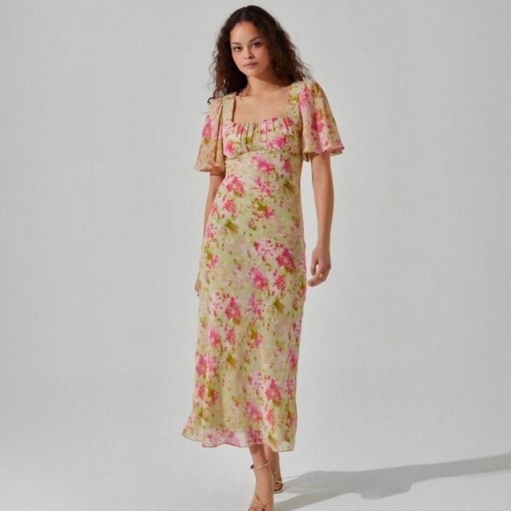 Astr The Label Floral Midi Dress in Pink and Cream with Puff Sleeves